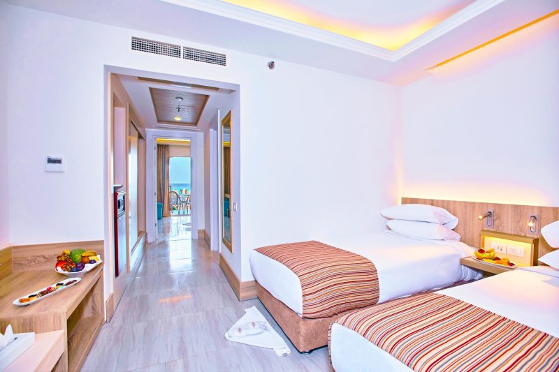 Hurghada utazás Titanic Beach Spa Aqua Park