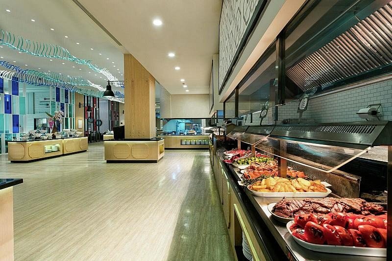 Antalya utazás Titanic Deluxe Lara