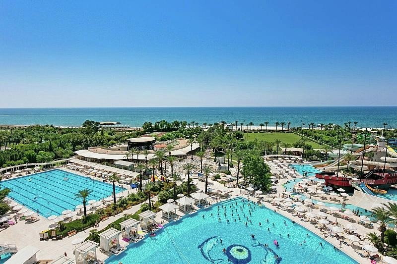 Antalya utazás Titanic Deluxe Lara