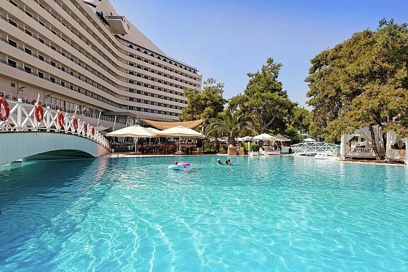 Antalya utazás Titanic Deluxe Lara