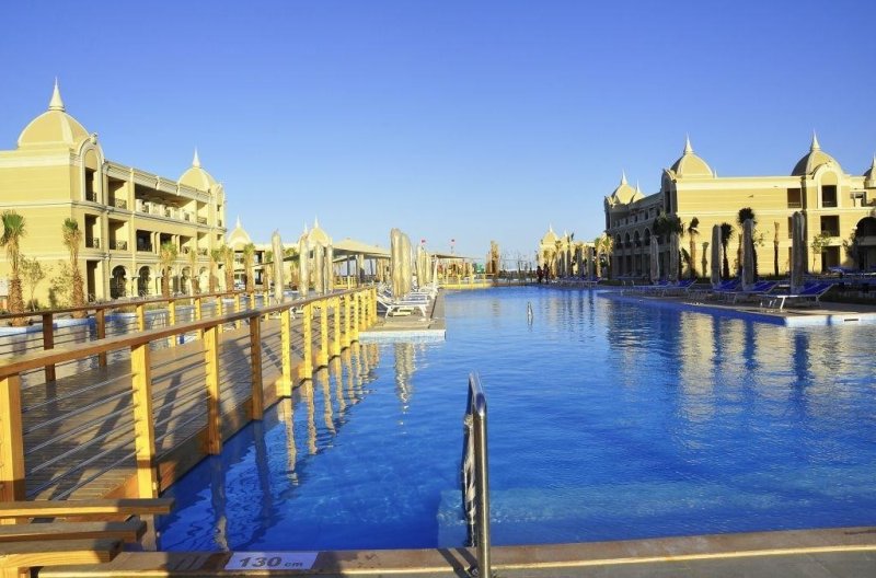 Hurghada utazás Titanic Royal Resort