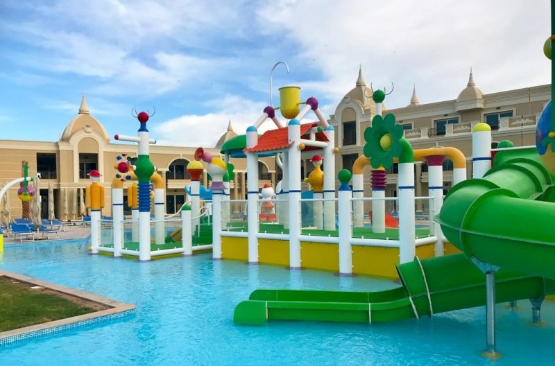 Hurghada utazás Titanic Royal Resort