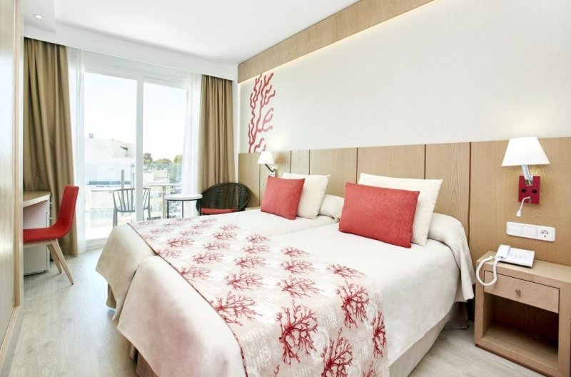 Mallorca utazás Universal Perla 