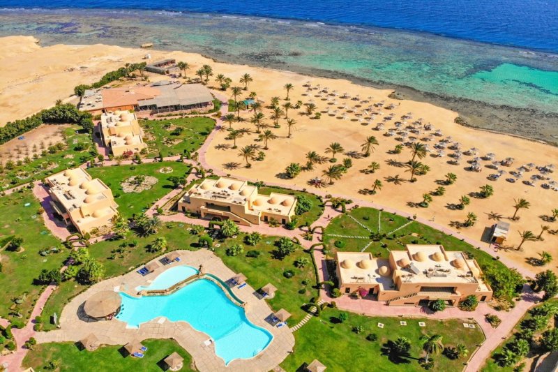 Marsa Alam utazás Wadi Lahmy Azur Resort