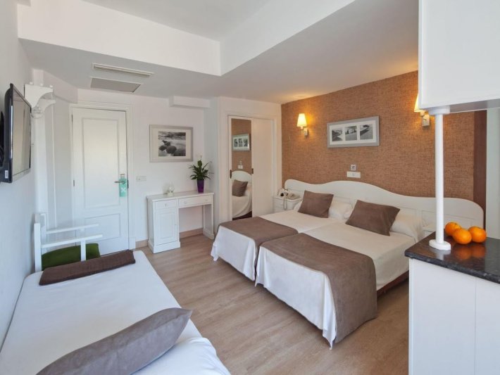 Mallorca utazás Whala! Beach