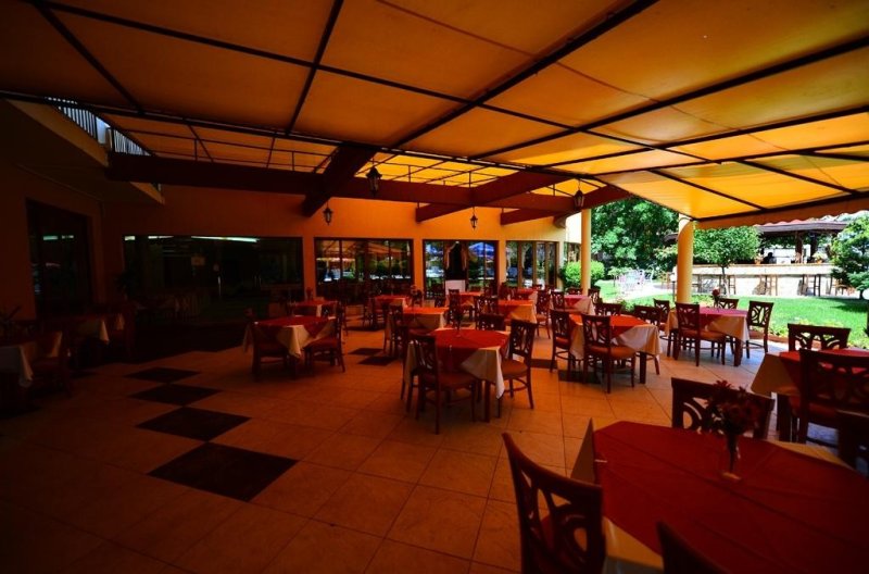 Napospart utazás Yavor Palace