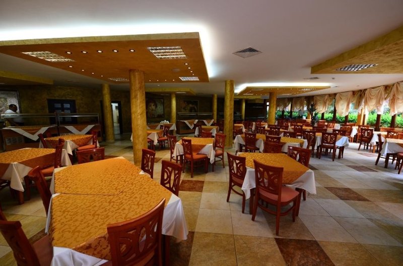 Napospart utazás Yavor Palace