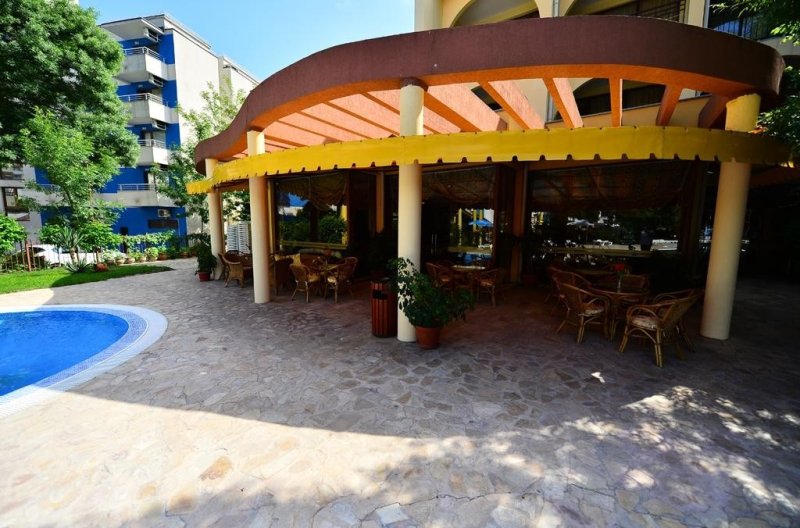 Napospart utazás Yavor Palace