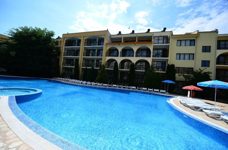 Napospart utazás Yavor Palace