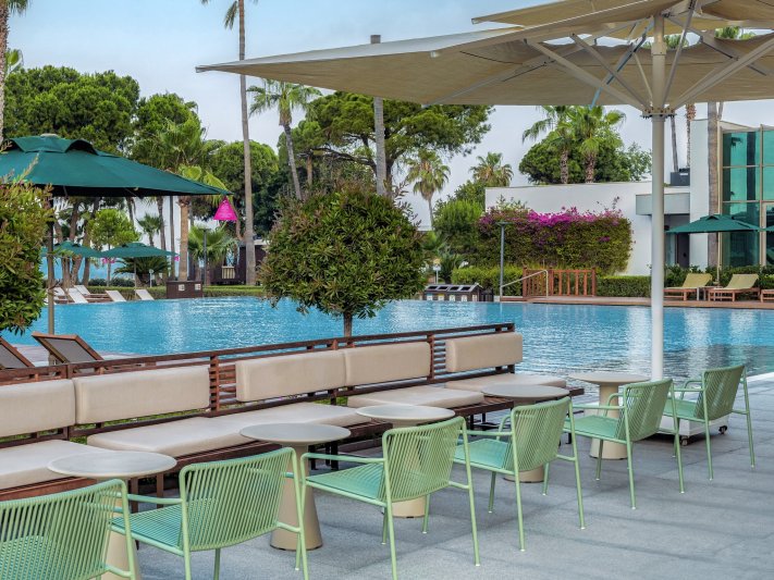 Side utazás Acanthus & Cennet Barut Collection