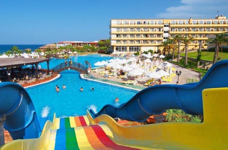 Észak-Ciprus utazás Acapulco Resort Convention & Spa