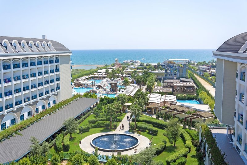 Antalya utazás Adalya Elite Lara