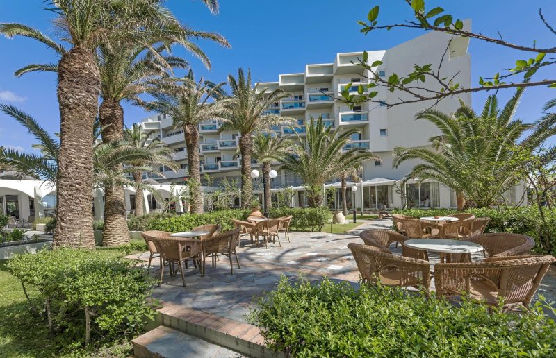 Rodosz Faliraki utazás Apollo Beach