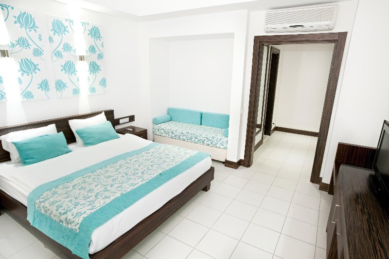 Kusadasi utazás Aria Claros Beach