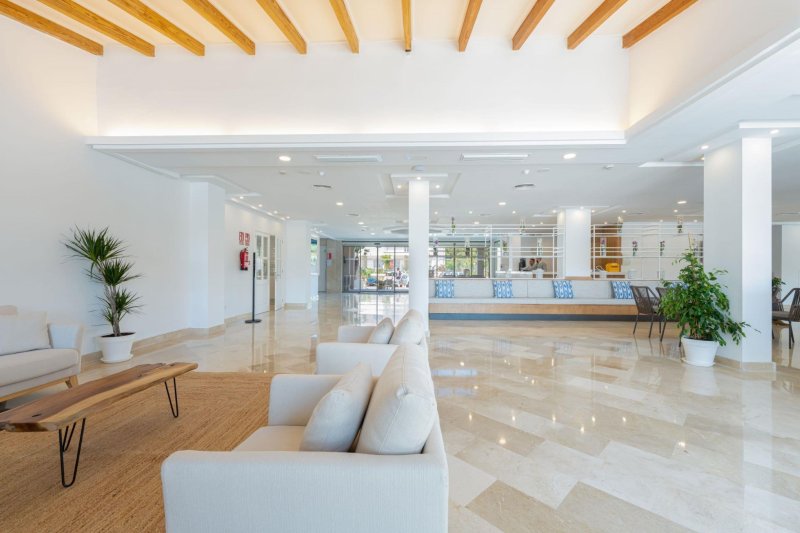 Mallorca utazás Caprice Isabel Aparthotel