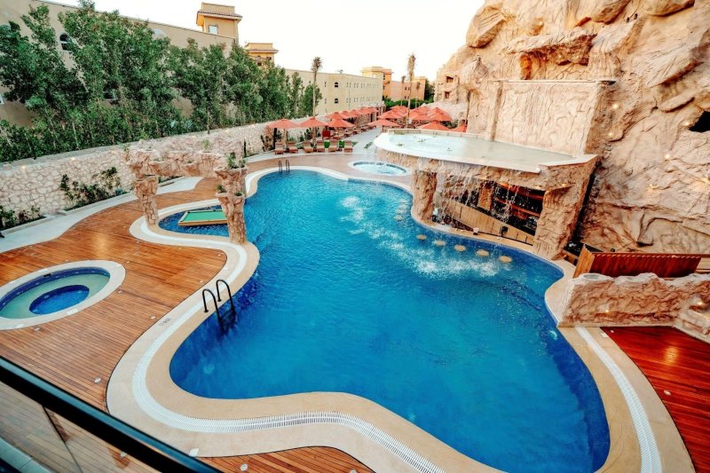 Hurghada utazás Caves Beach Resort