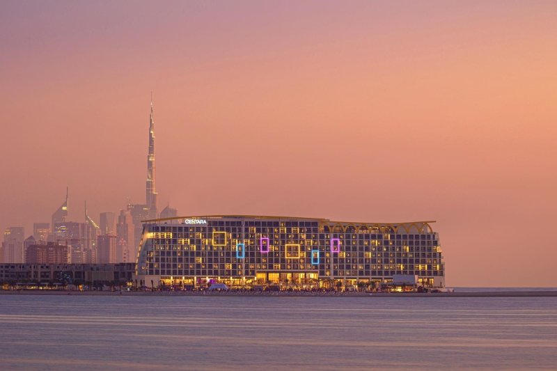 Dubai utazás Centara Mirage Beach Resort
