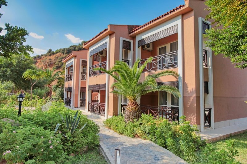 Kusadasi utazás Club Yali Resort