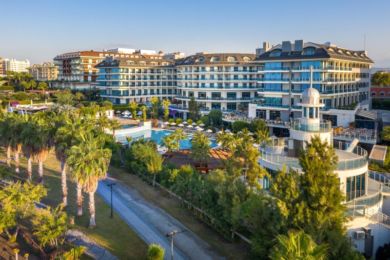 Antalya utazás Commodore Elite