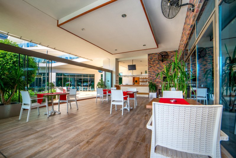 Side utazás Commodore Elite