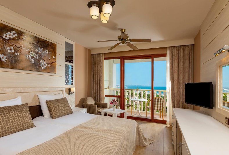 Side utazás Defne Garden