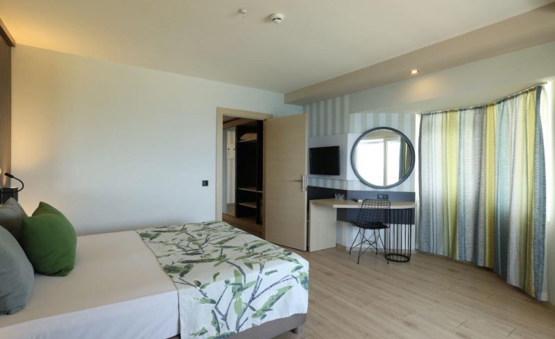 Alanya utazás Eos Beach Resort By Selene