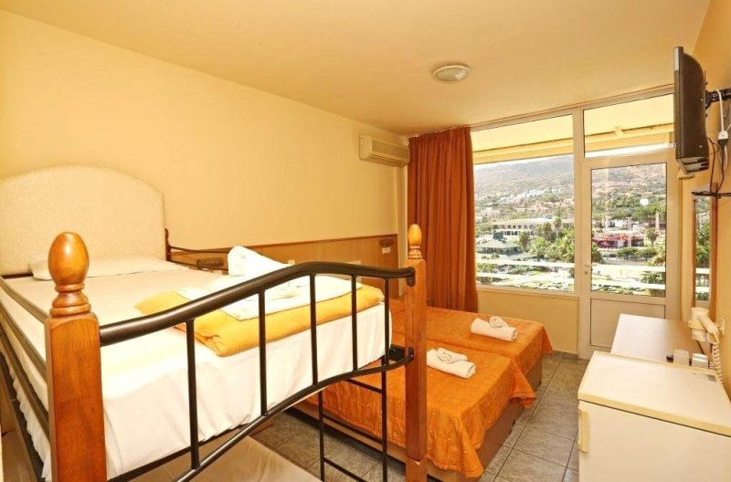 Kréta Hersonissos utazás Eri Beach Resort