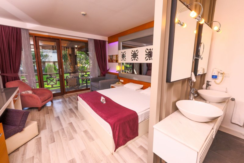 Antalya utazás Flora Garden Beach