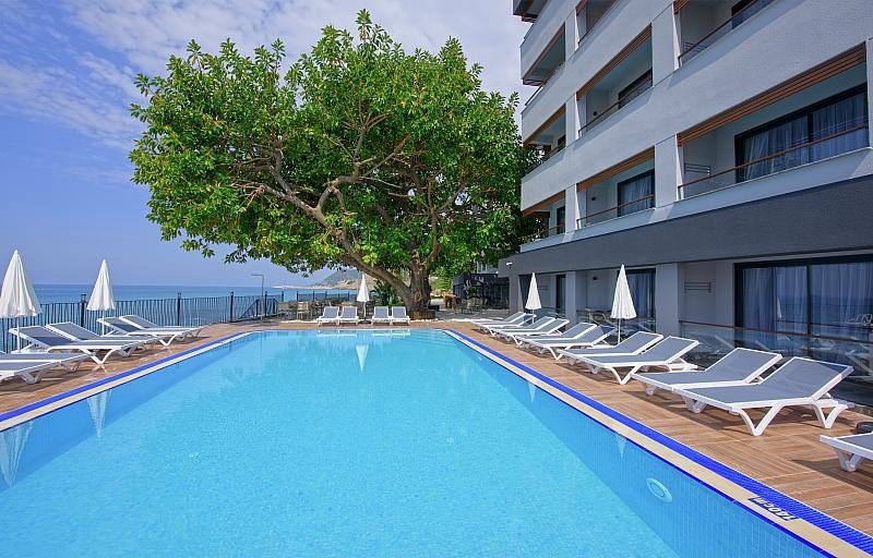 Alanya utazás Floria Beach