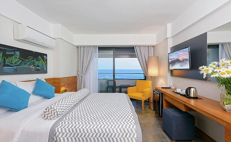 Alanya utazás Floria Beach