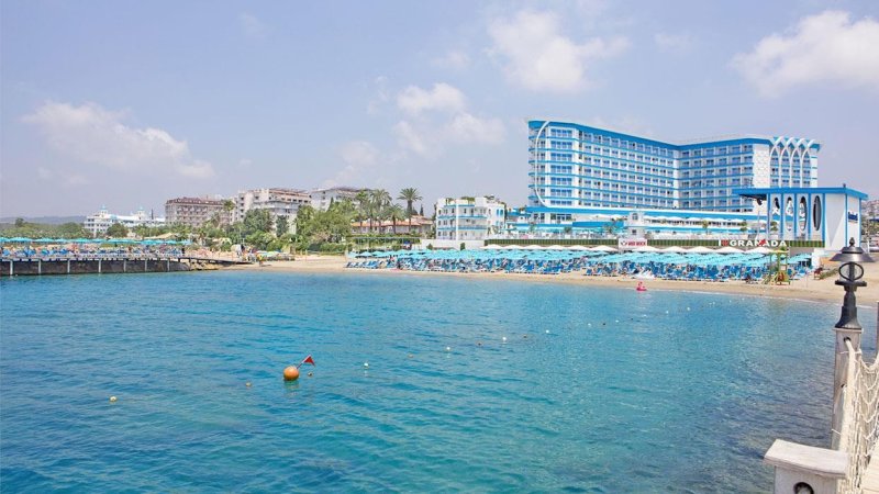 Alanya utazás Granada Luxury Beach