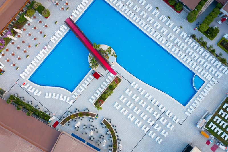 Antalya utazás Grand Park Lara