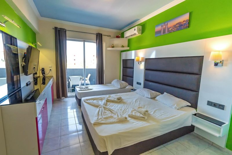 Rodosz Faliraki utazás Grecian Fantasia Resort