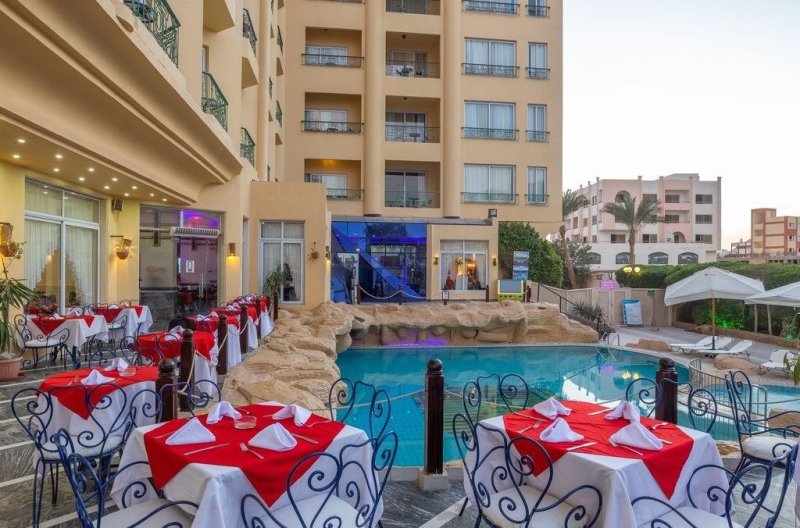 Hurghada utazás King Tut Resort