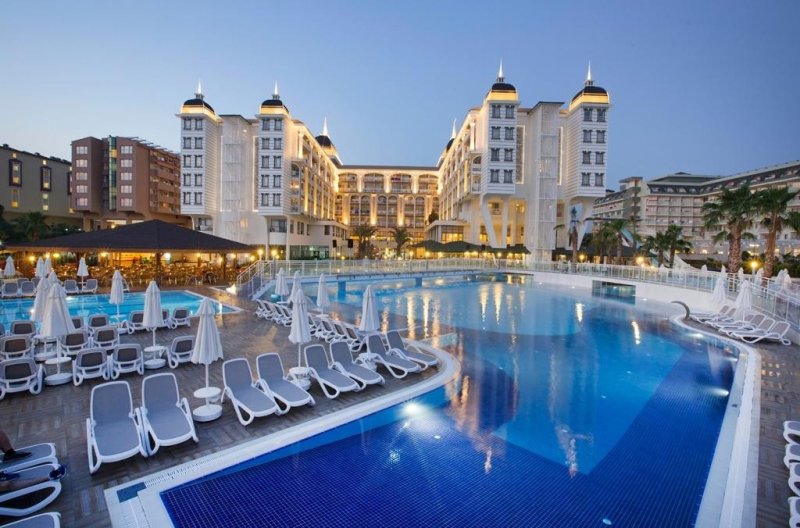 Alanya utazás Kirman Sidera Luxury