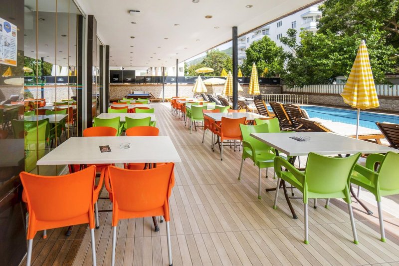 Alanya utazás Kleopatra Ada Beach