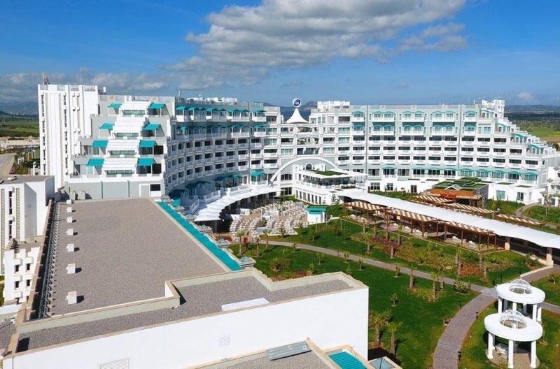 Észak-Ciprus utazás Limak Cyprus Deluxe Hotel