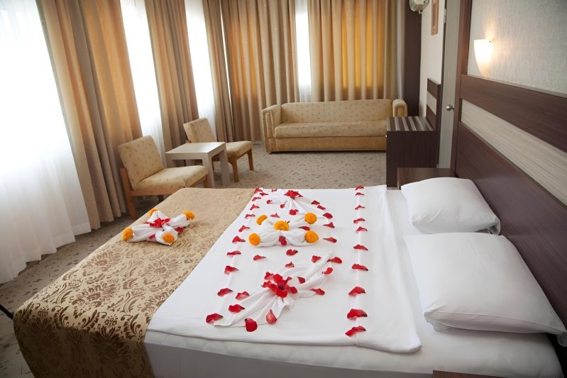 Alanya utazás Lonicera World 