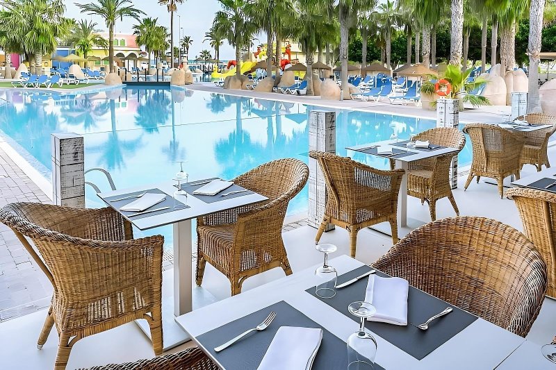 Costa de Almería utazás Mediterraneo Bay Hotel Spa & Resort