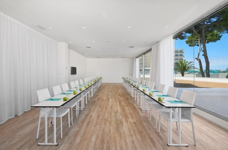 Mallorca utazás Melia Calvia Beach