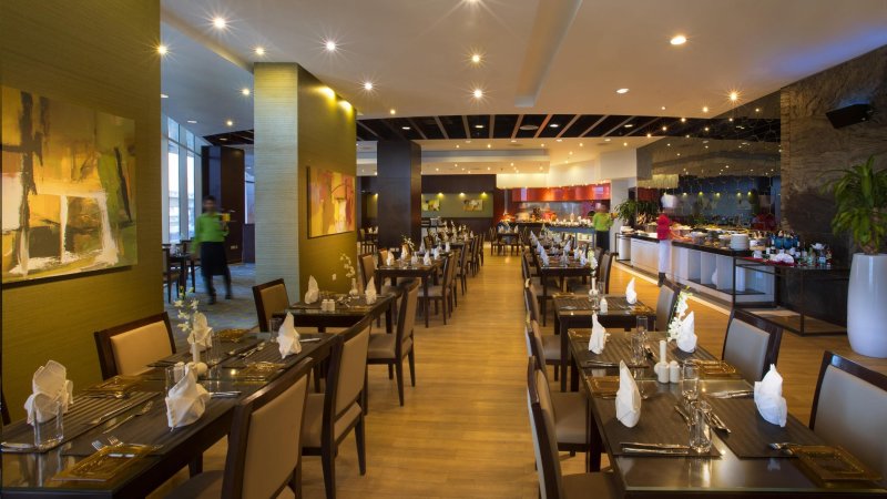 Dubai utazás Millennium Central Downtown 