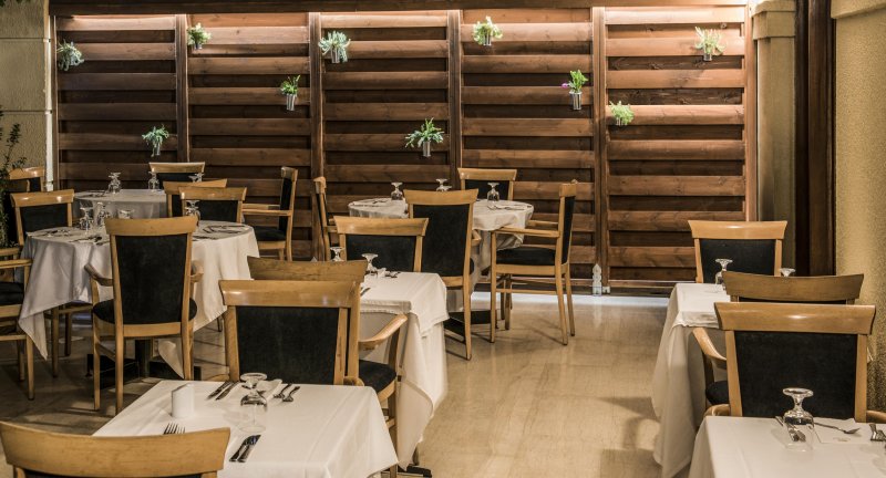 Rodosz utazás Canvas By Mitsis Petit Palais