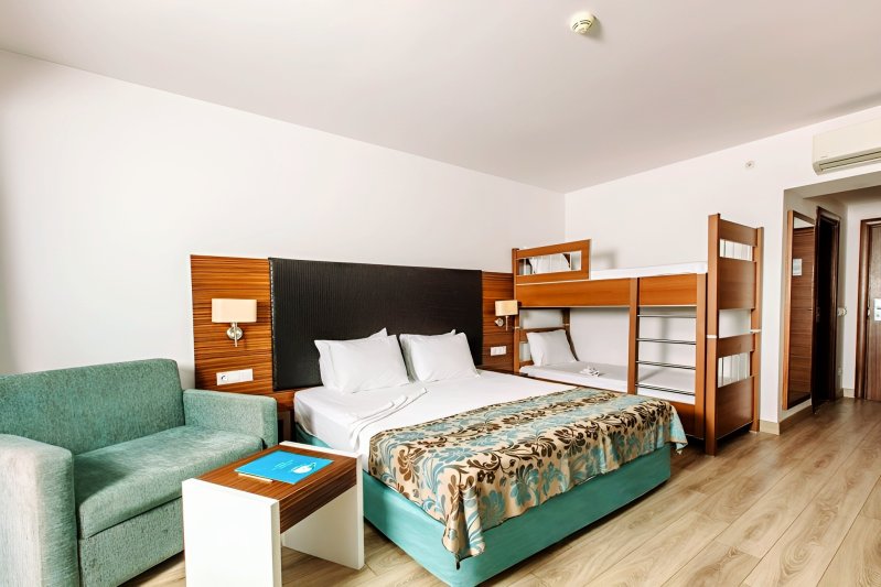 Kusadasi utazás Palm Wings Beach Resort & Spa