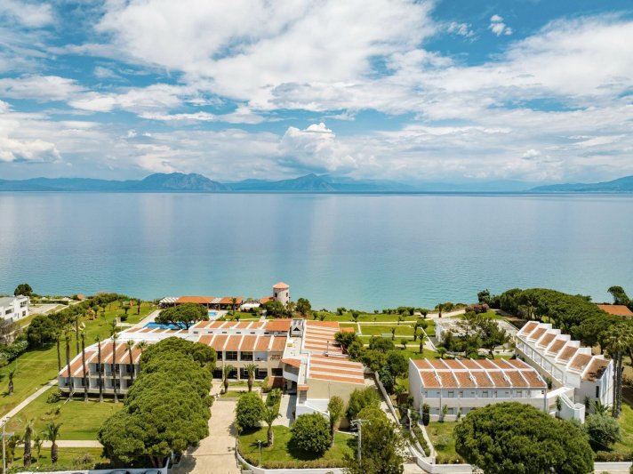 Peloponnészoszi-félsziget utazás Pavlina Beach