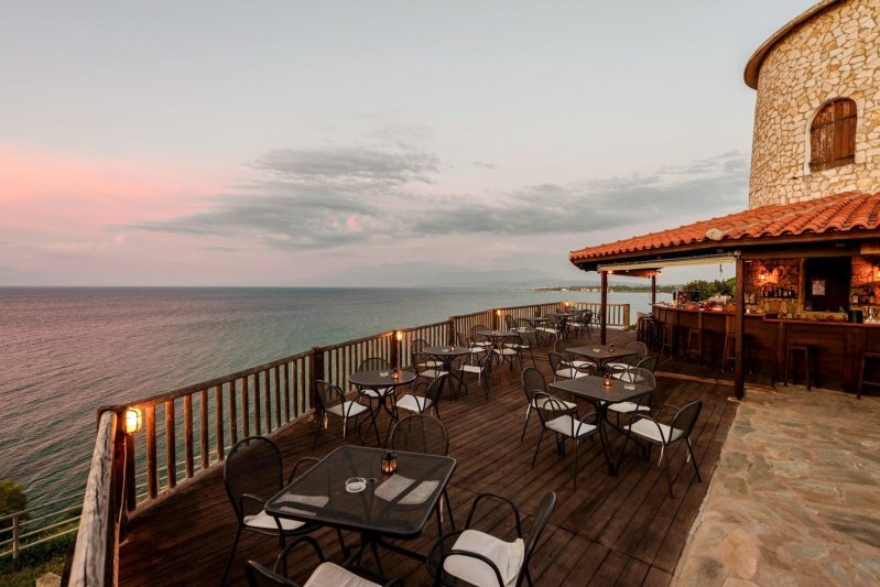 Peloponnészoszi-félsziget utazás Pavlina Beach