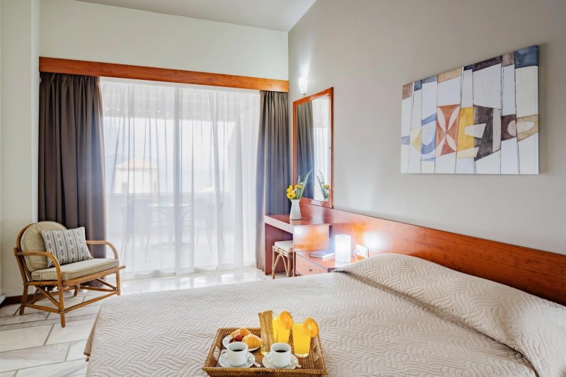 Peloponnészoszi-félsziget utazás Pavlina Beach