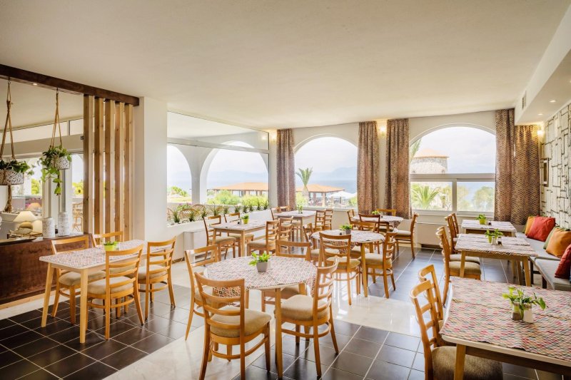 Peloponnészoszi-félsziget utazás Pavlina Beach