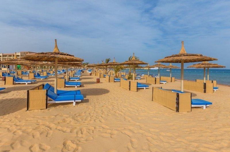 Hurghada utazás Pickalbatros White Beach Resort