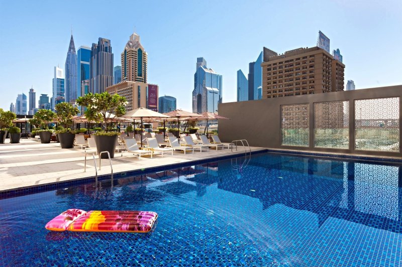 Dubai utazás Rove City Walk