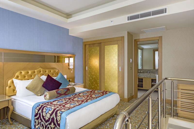 Antalya utazás Royal Holiday Palace